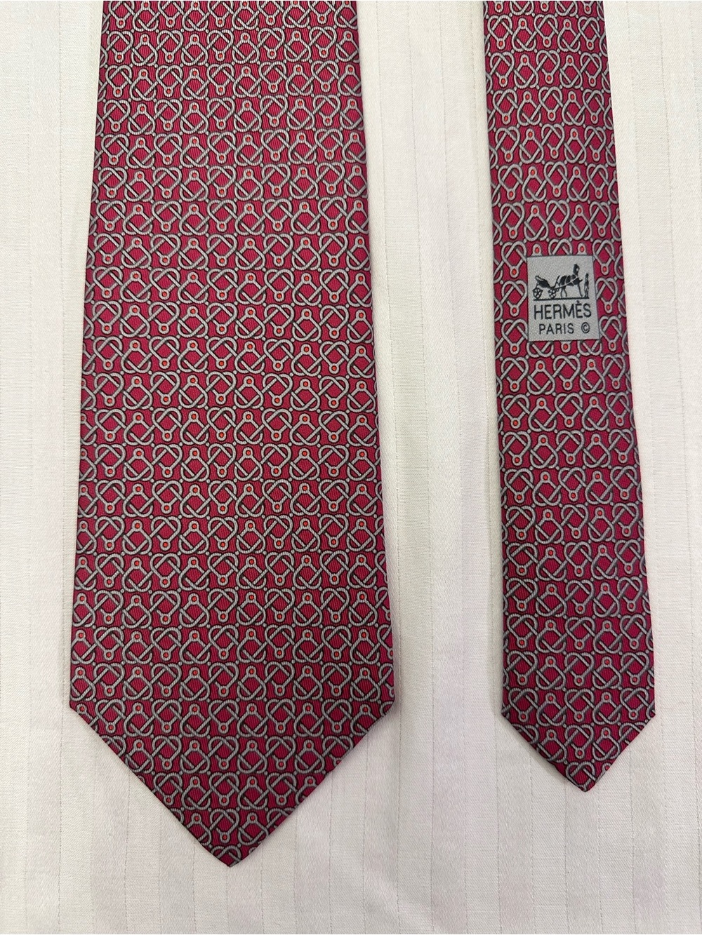 Hermès Maroon Silver Interlocking Knot Silk Tie Made in France